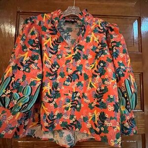 Gorgeous Emily Lovelock Top, selling only because of weight gain.